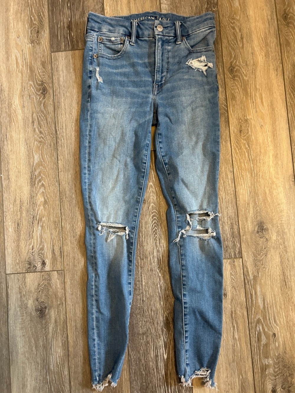 American Eagle Outfitters Distressed Light Blue Skinny Jeans- Great shape!